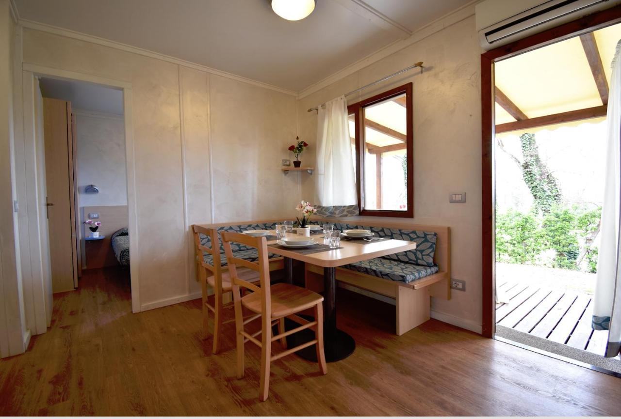 Agriturismo B&B Corte Tonolli Valeggio sul Mincio Bagian luar foto