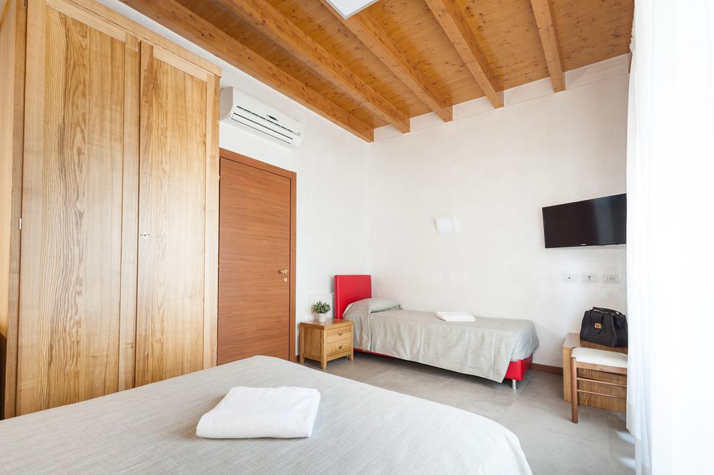 Agriturismo B&B Corte Tonolli Valeggio sul Mincio Ruang foto