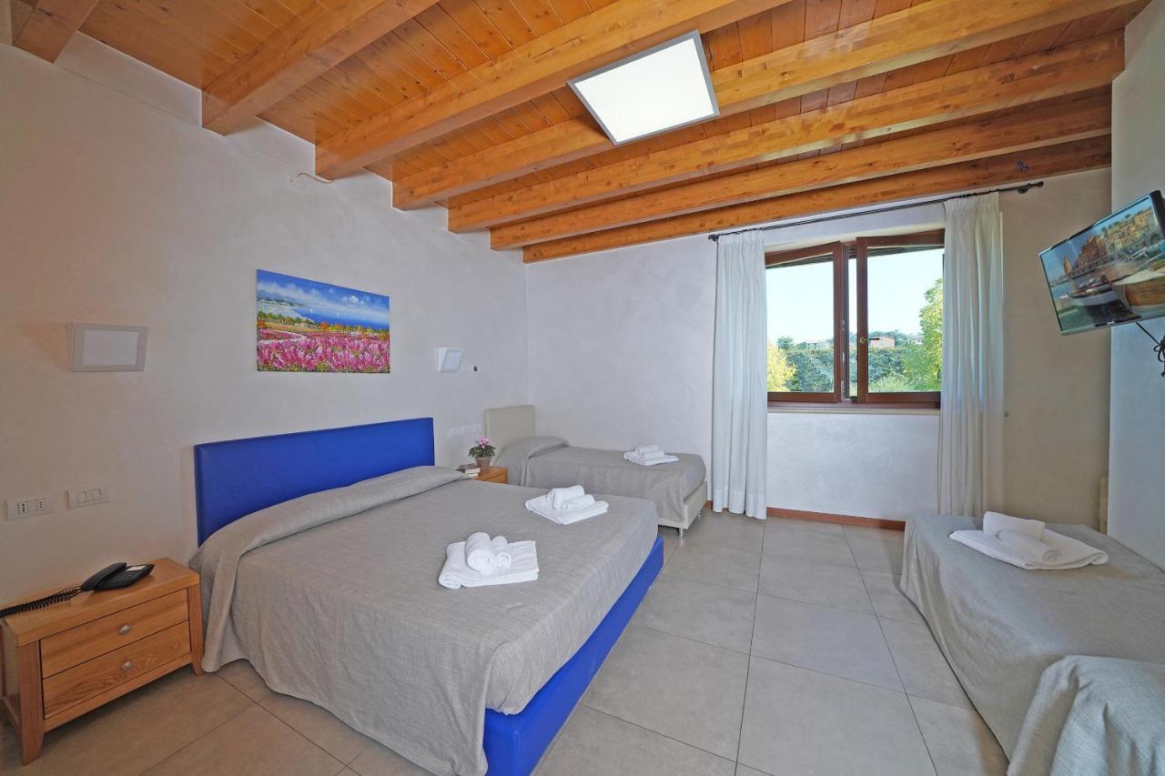 Agriturismo B&B Corte Tonolli Valeggio sul Mincio Bagian luar foto
